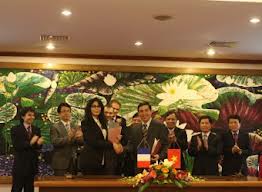 ຝລັ່ງ ອຸປະຖຳໃຫ້ແກ່ໂຄງການ ສົ່ງໄຟຟ້າແຮງສູງຂອງຫວຽດນາມ ດ້ວຍມູນຄ່າ 75 ລ້ານ ເອີໂລ